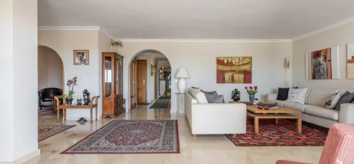 Sale of middle floor apartment in Atalaya 3