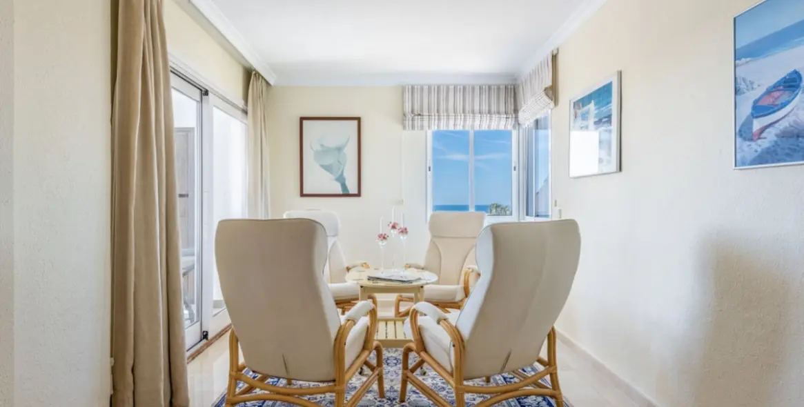 Venta de apartamento en planta media en Atalaya 5
