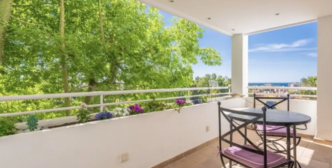 Venta de apartamento en planta media en Atalaya 9