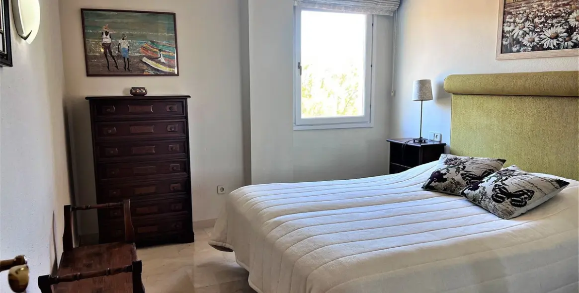 Venta de apartamento en planta media en Atalaya 10