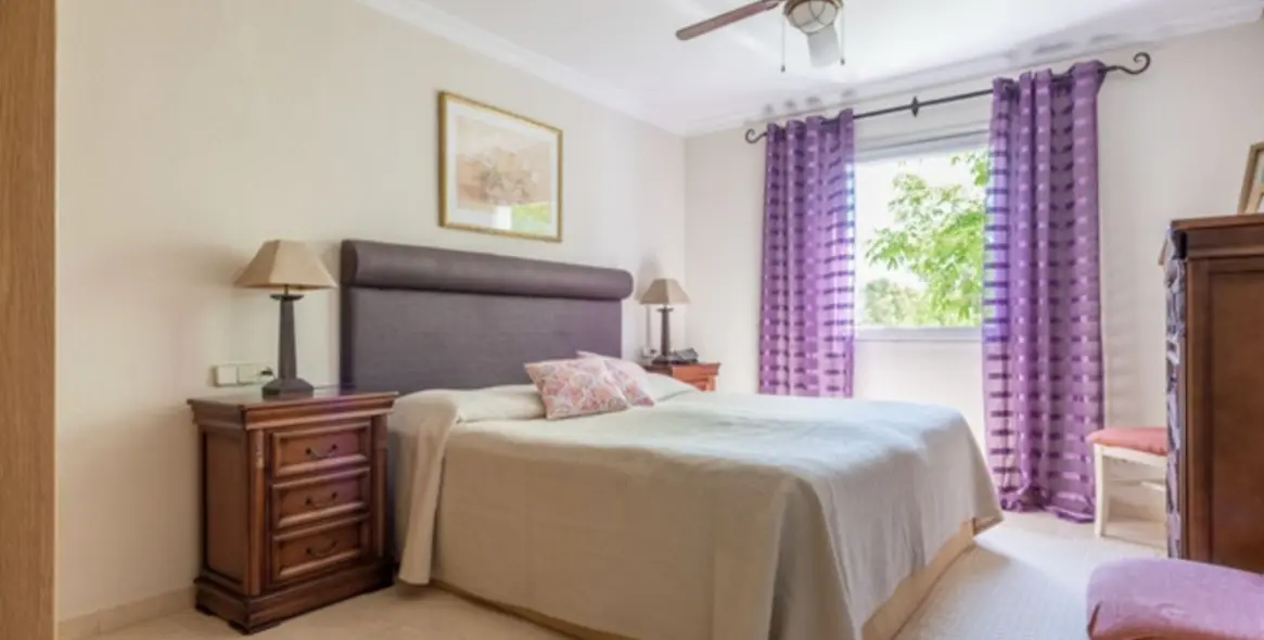 Venta de apartamento en planta media en Atalaya 12