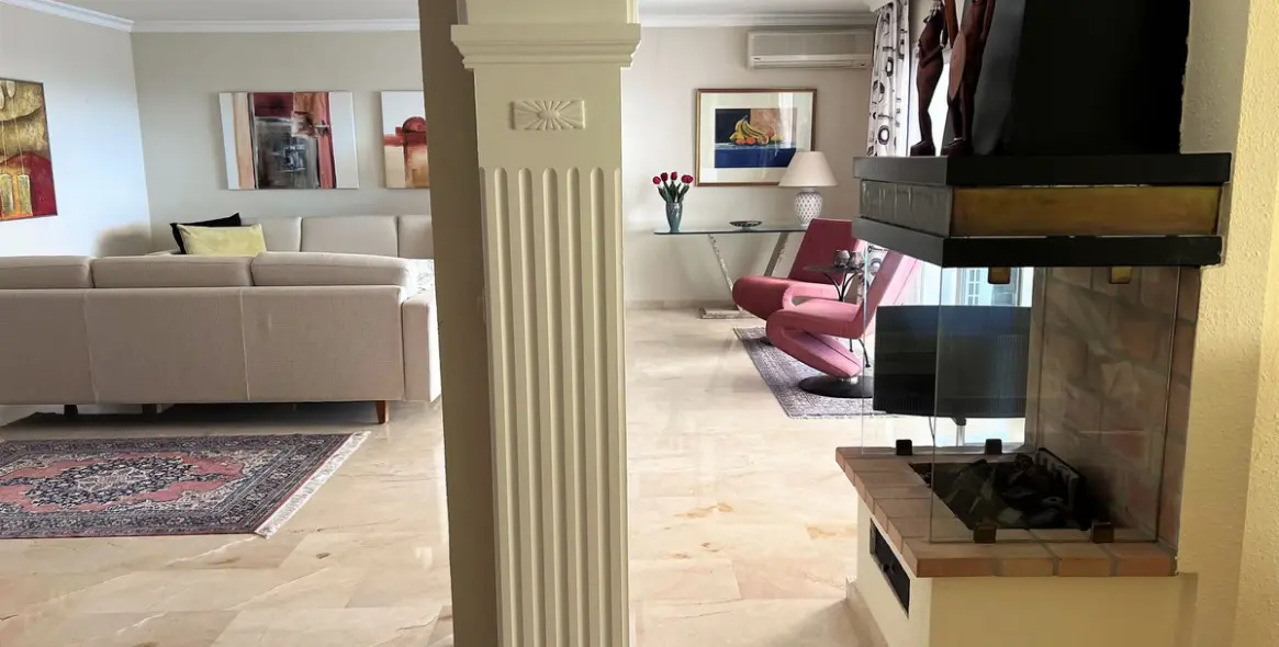 Venta de apartamento en planta media en Atalaya 18