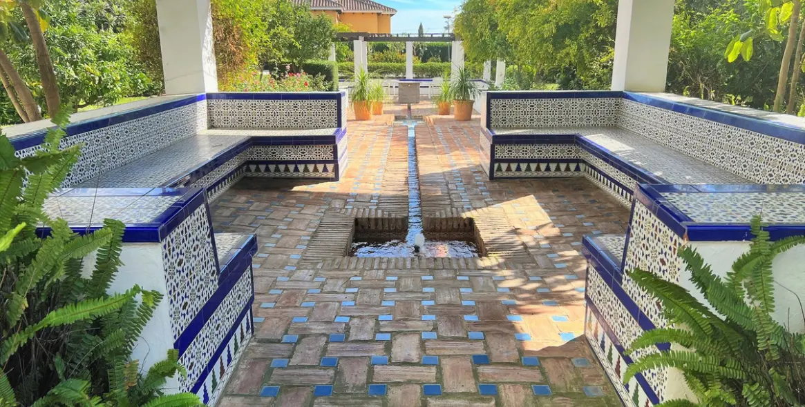 Sale of middle floor apartment in Atalaya 23