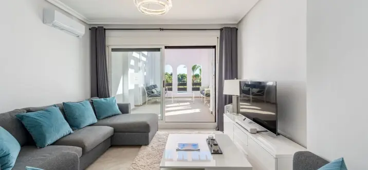 Sale of middle floor apartment in Nueva Andalucía 1