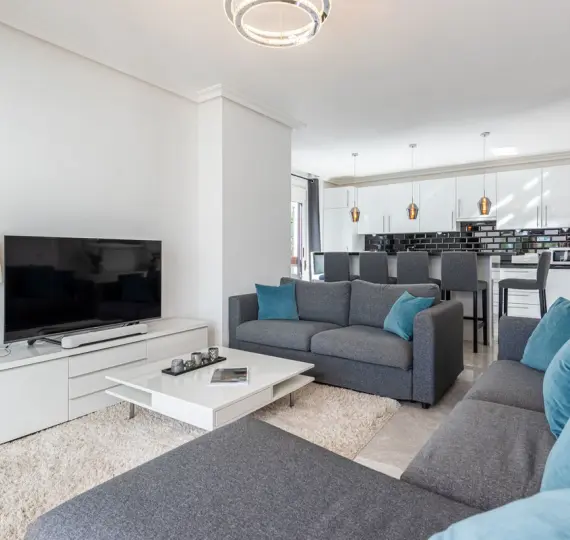 Sale of middle floor apartment in Nueva Andalucía