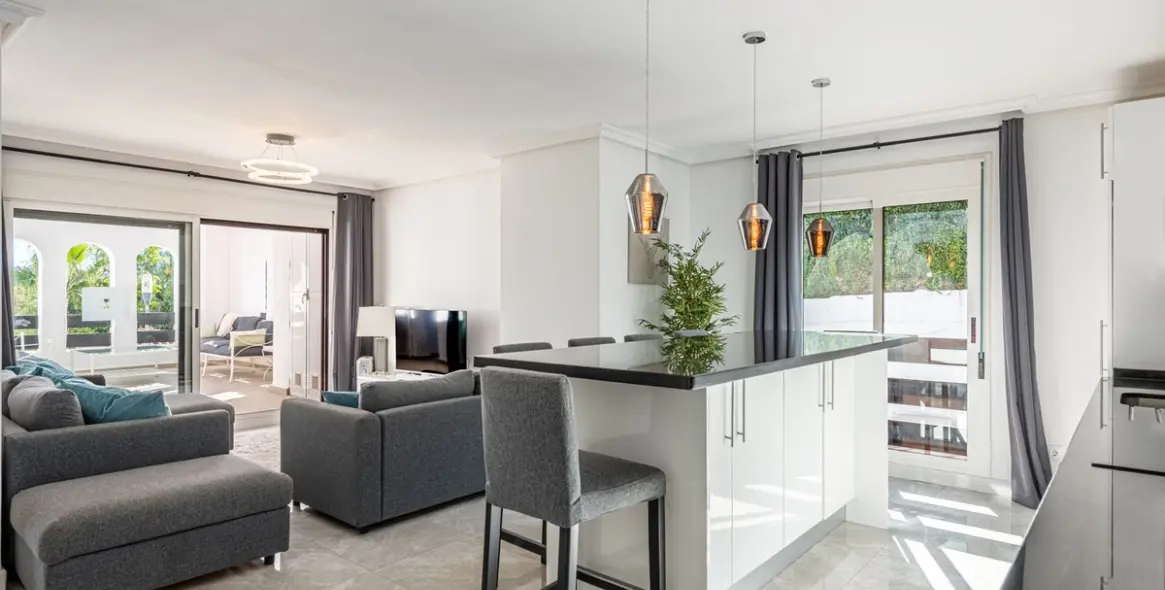 Sale of middle floor apartment in Nueva Andalucía 6