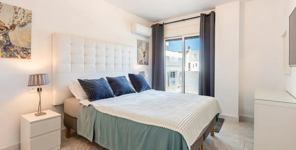 Sale of middle floor apartment in Nueva Andalucía 10