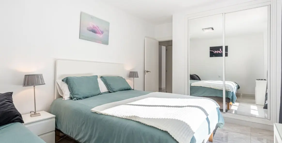 Sale of middle floor apartment in Nueva Andalucía 14