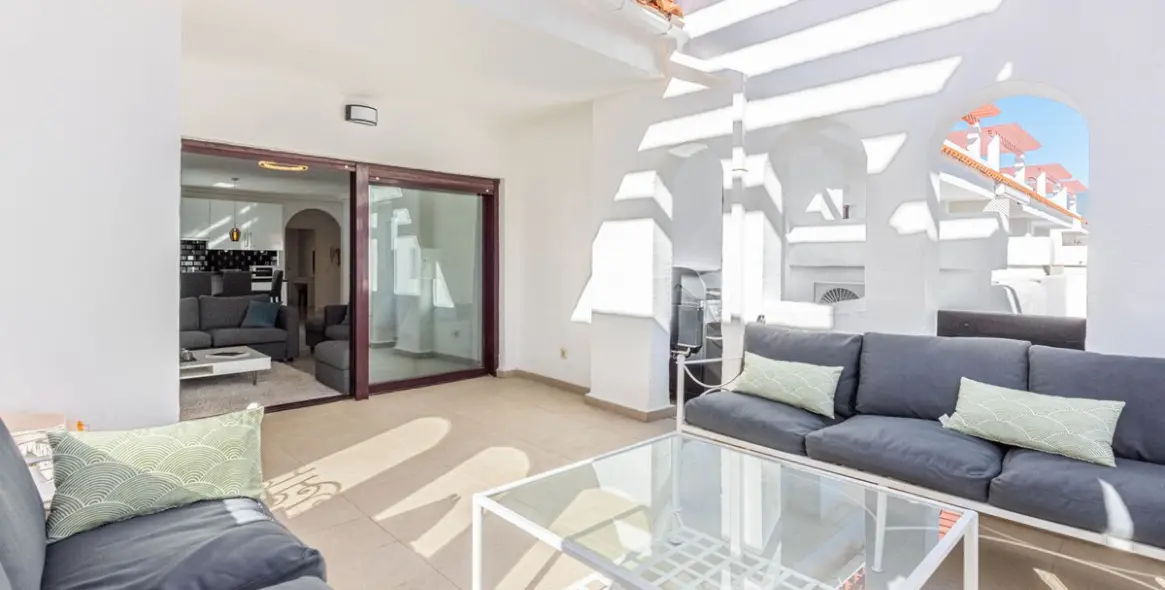 Sale of middle floor apartment in Nueva Andalucía 19