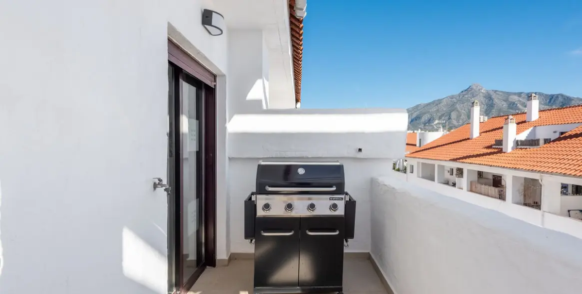 Sale of middle floor apartment in Nueva Andalucía 20