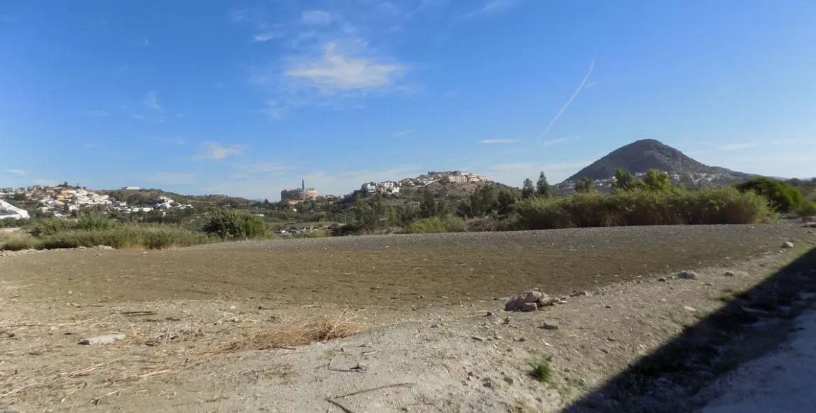 Sale of commercial plot in Coín 2