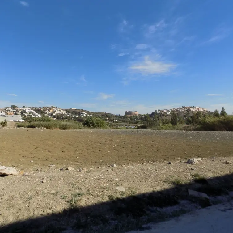 Sale of commercial plot in Coín