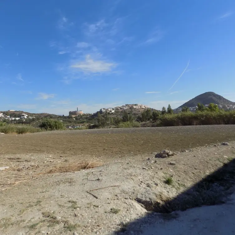 Sale of commercial plot in Coín