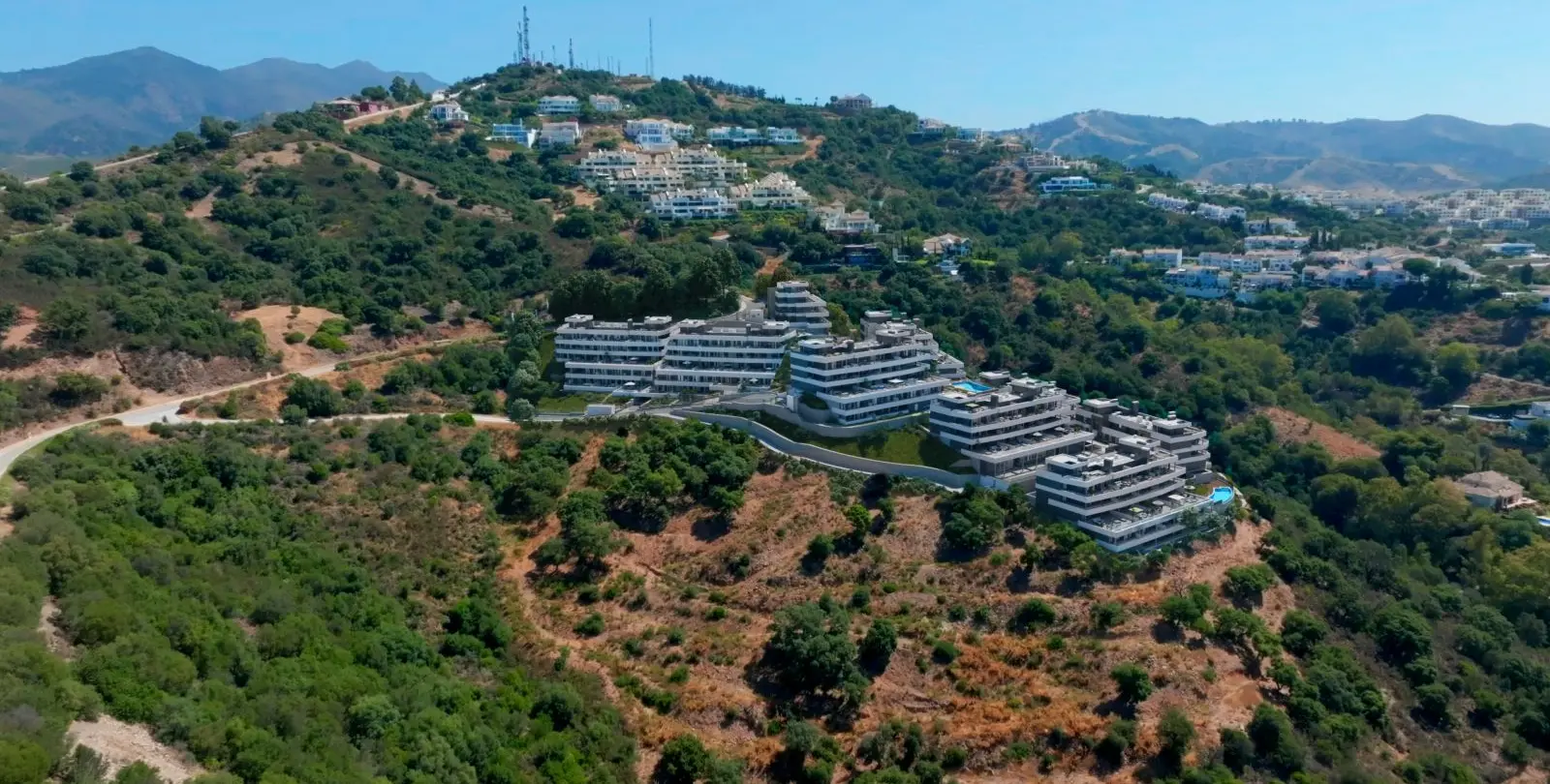 Продажа апартаментов на первом этаже в Altos de los Monteros 28