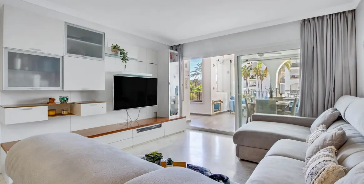 Продажа апартаментов на среднем этаже в Torremolinos 1