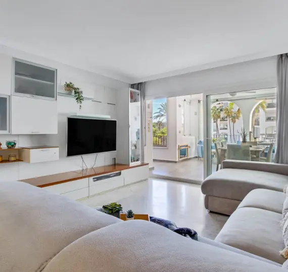 Venta de apartamento en planta media en Torremolinos