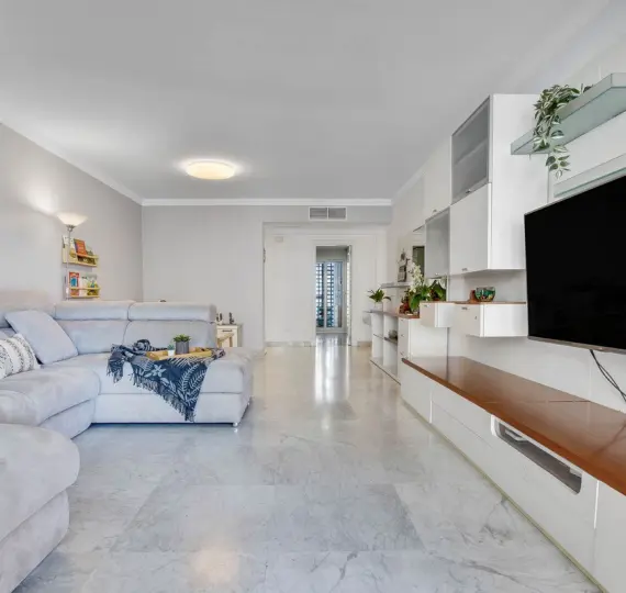 Venta de apartamento en planta media en Torremolinos
