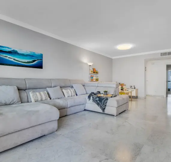 Venta de apartamento en planta media en Torremolinos