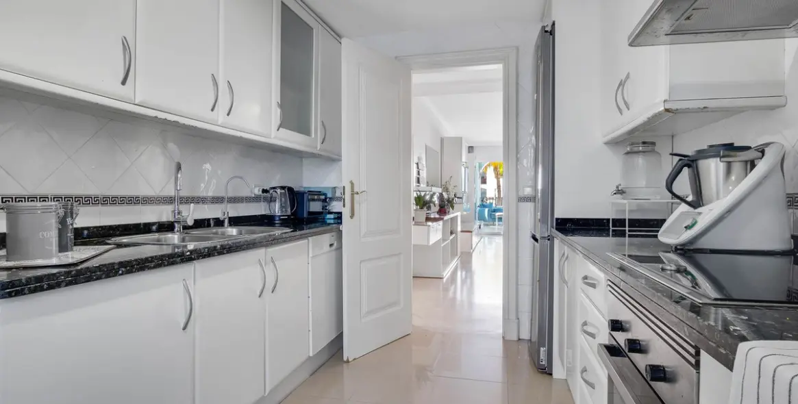 Продажа апартаментов на среднем этаже в Torremolinos 9