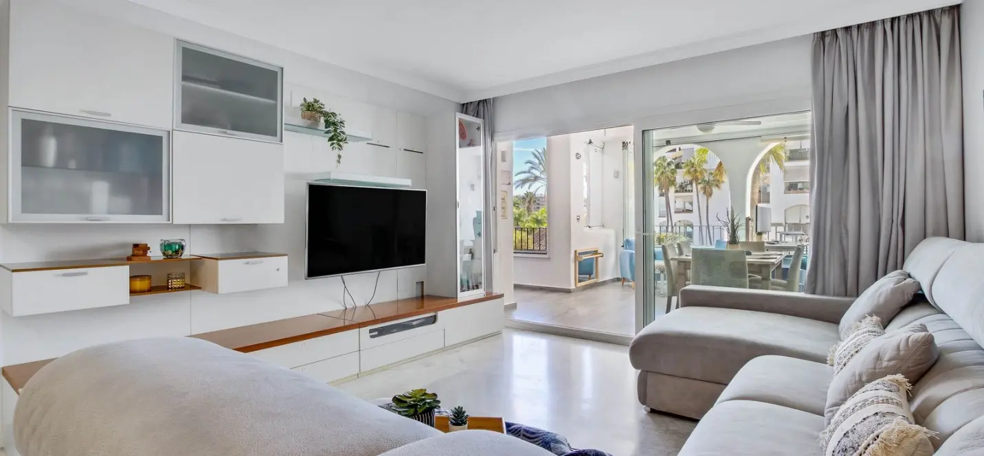 Sale of middle floor apartment in Torremolinos 0
