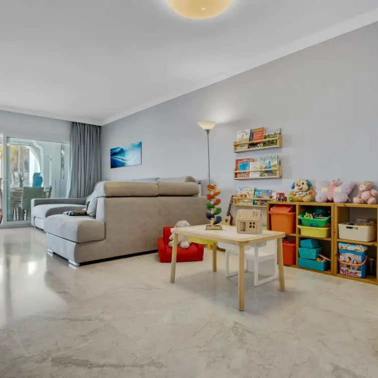 Sale of middle floor apartment in Torremolinos