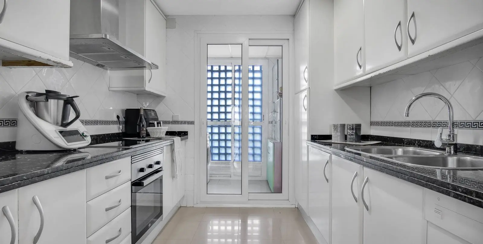Продажа апартаментов на среднем этаже в Torremolinos 8