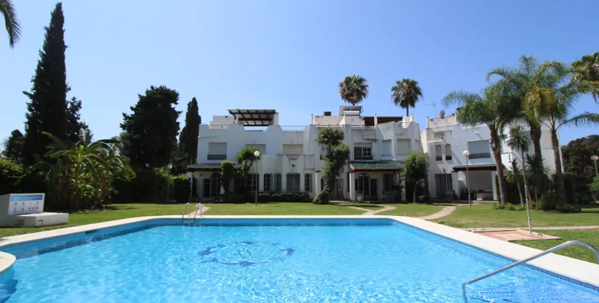 Sale of townhouse in Nueva Andalucía 3