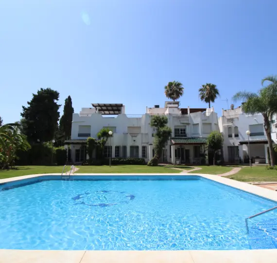 Продажа таунхауса в Nueva Andalucía