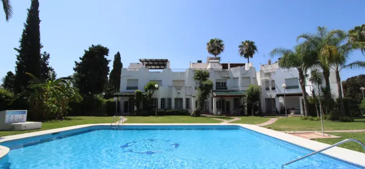 Venta de adosado en Nueva Andalucía 3