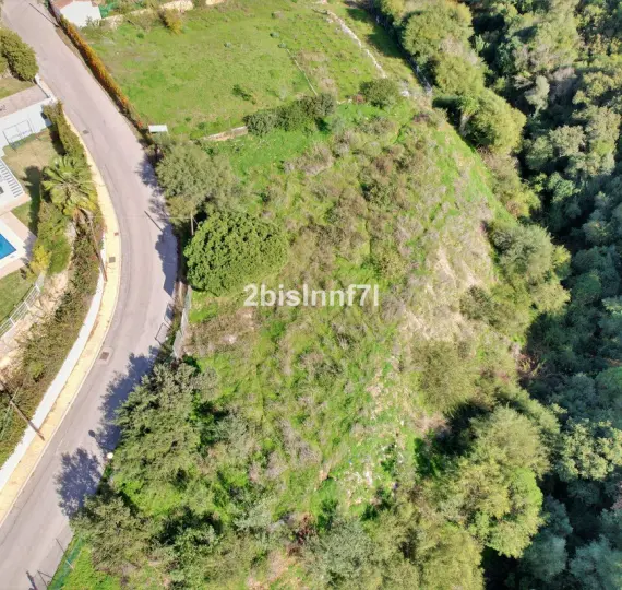 Sale of residential plot in Elviria