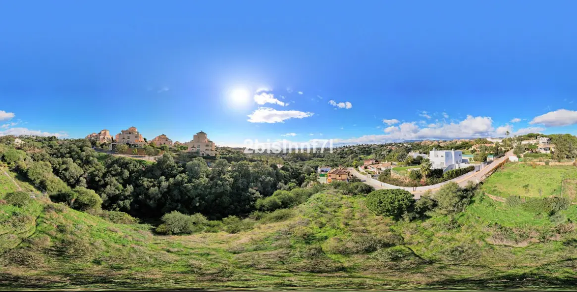 Sale of residential plot in Elviria 14