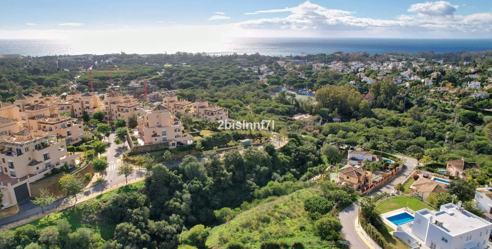 Продажа  жилого участка в Elviria 2