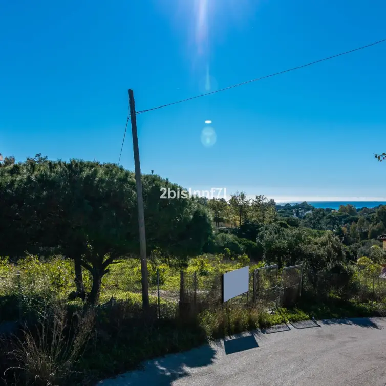 Продажа  жилого участка в Elviria