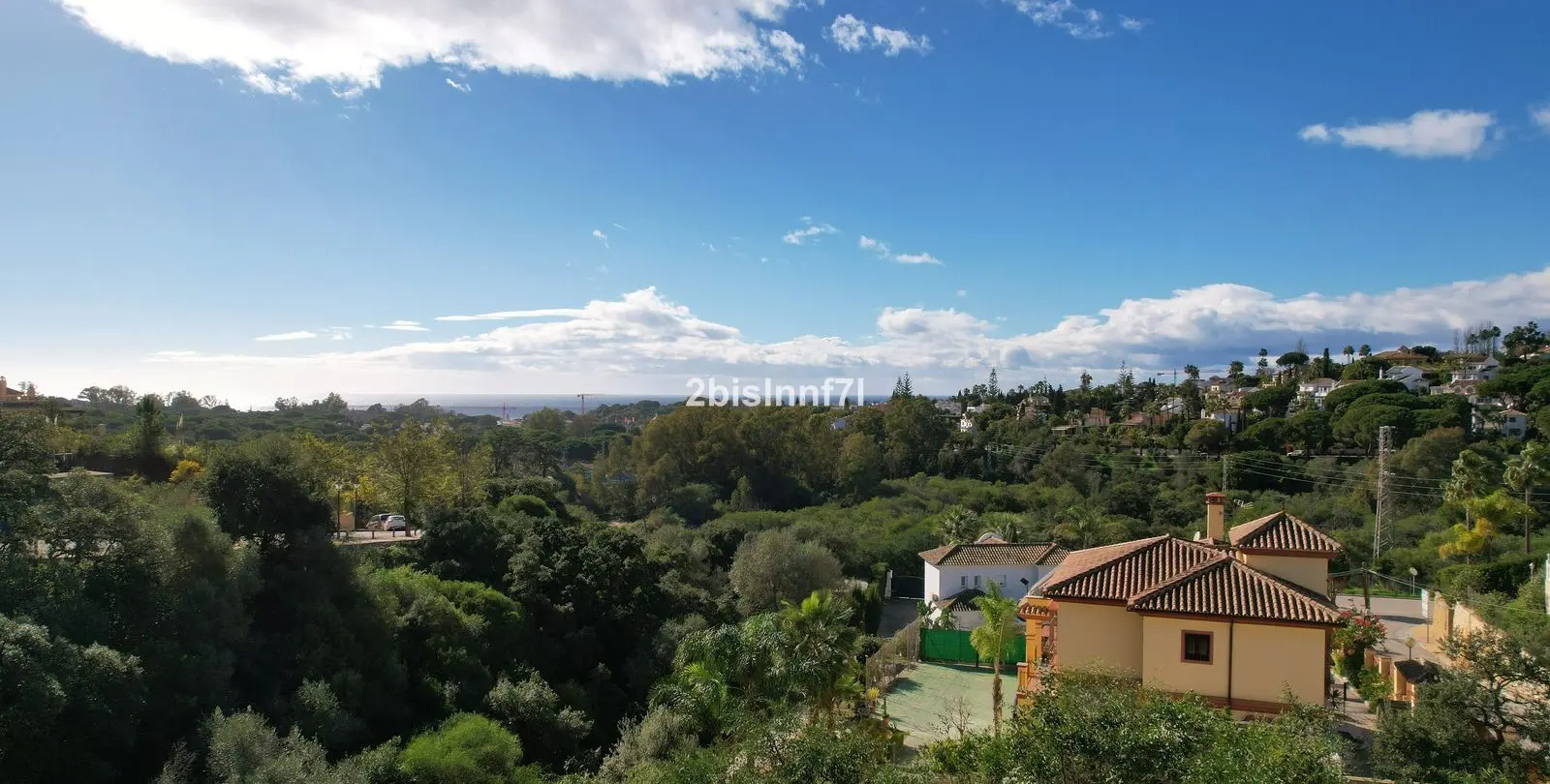 Продажа  жилого участка в Elviria 12