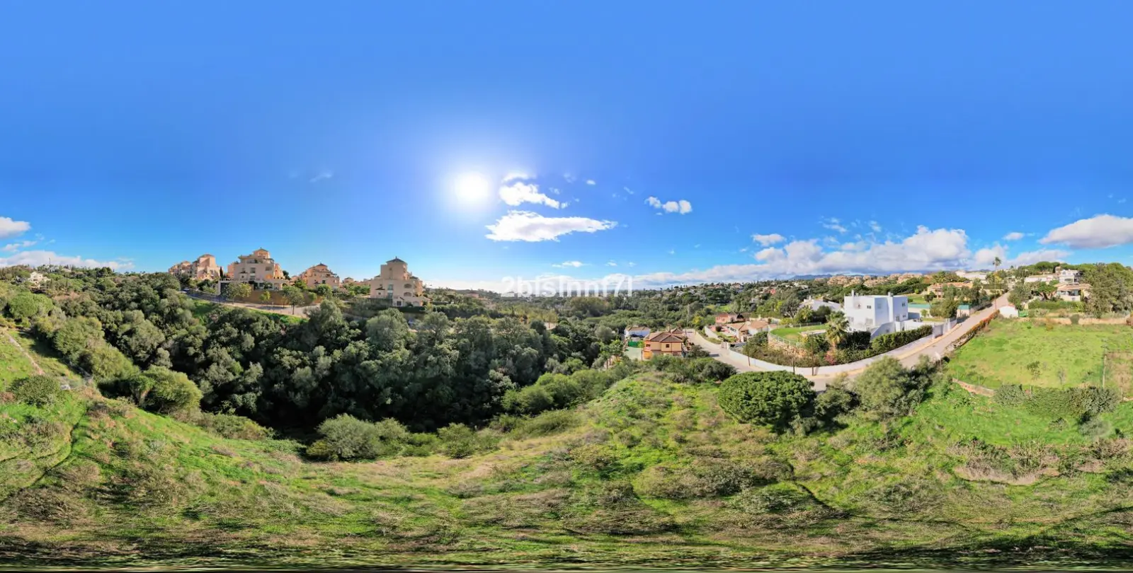 Продажа  жилого участка в Elviria 14