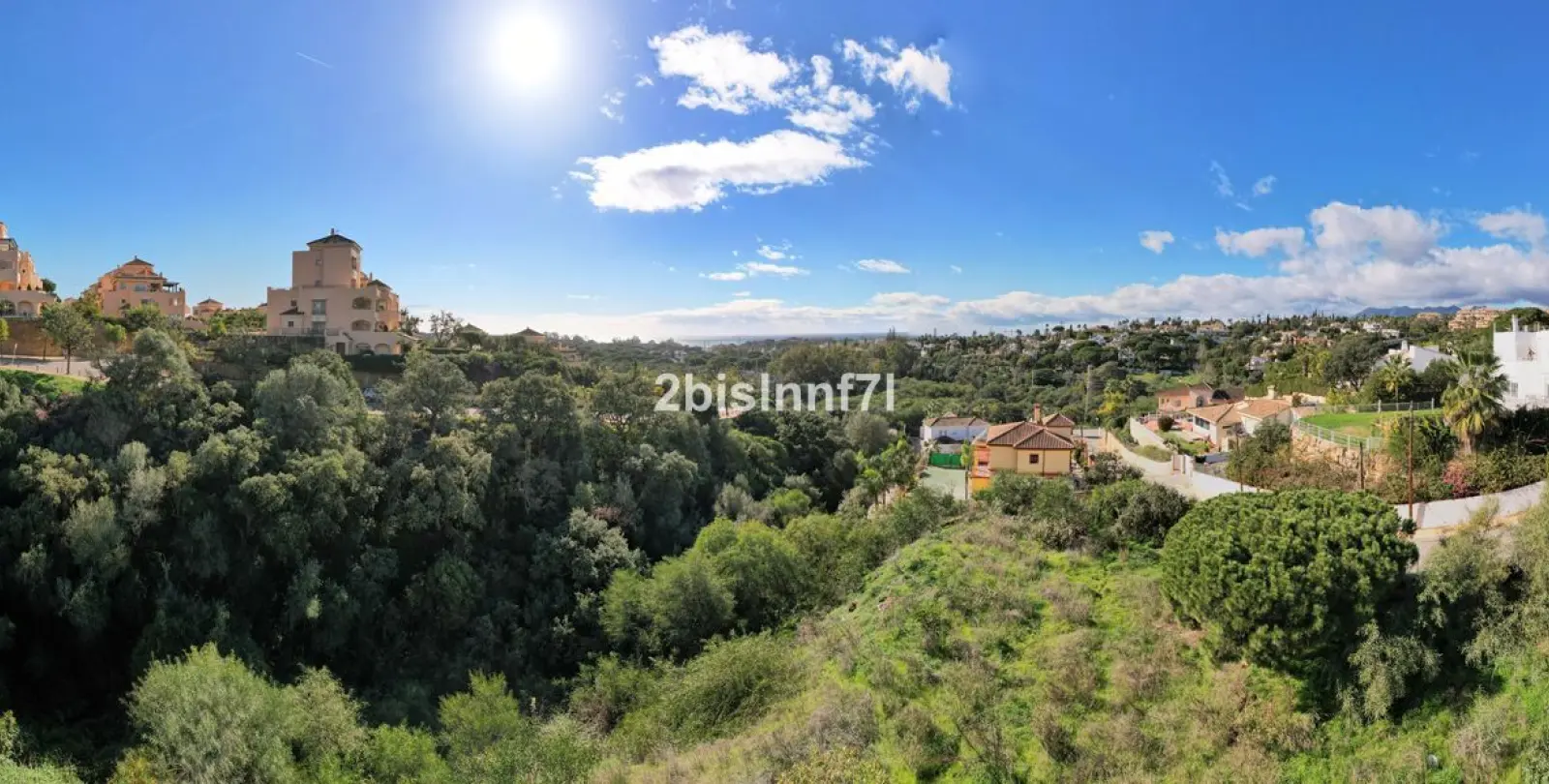 Продажа  жилого участка в Elviria 15