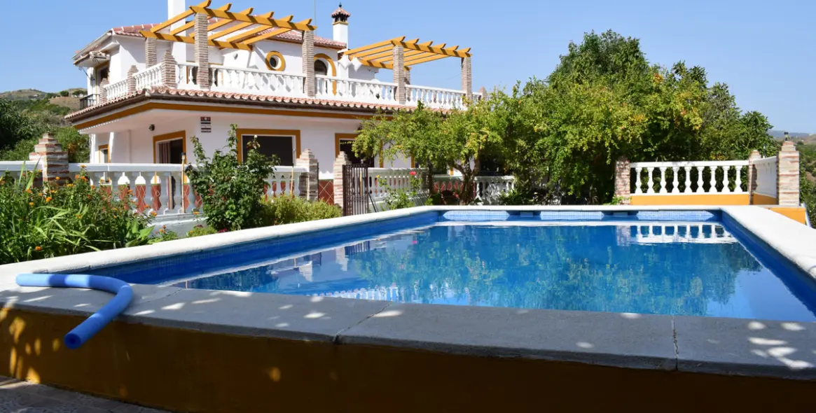 Продажа финки в Vélez-Málaga 1