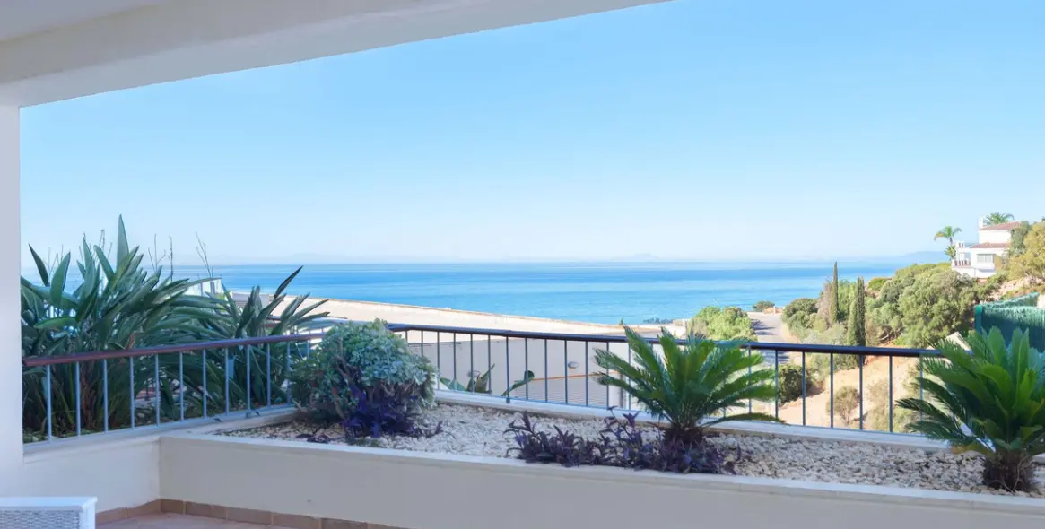 Sale of ground floor apartment in Altos de los Monteros 2
