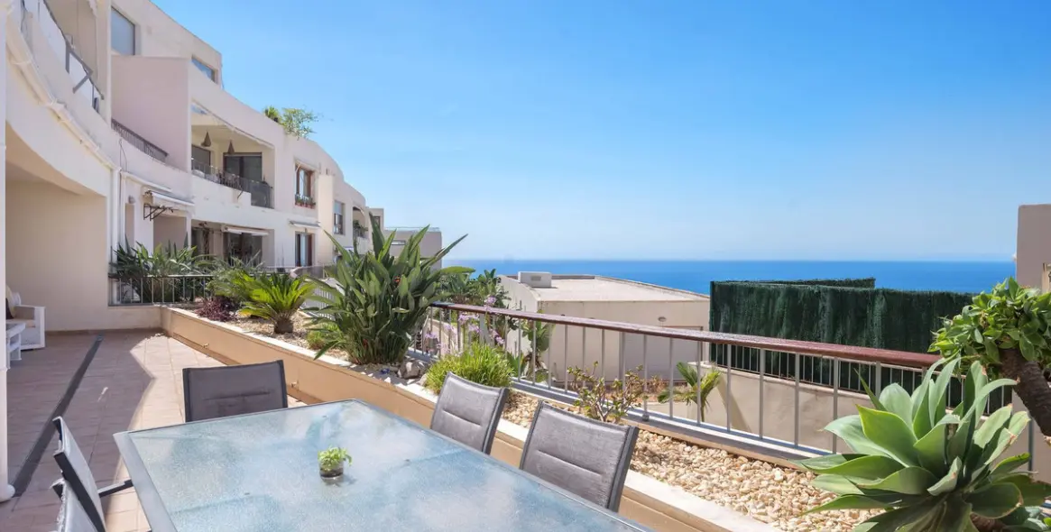 Sale of ground floor apartment in Altos de los Monteros 3