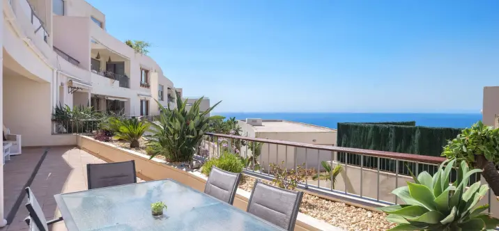 Sale of ground floor apartment in Altos de los Monteros 2