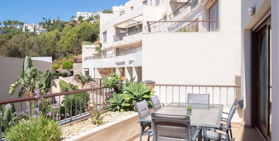 Sale of ground floor apartment in Altos de los Monteros 4