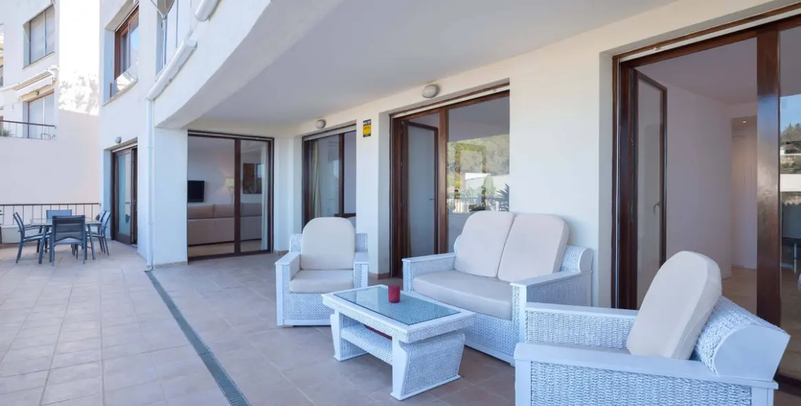 Sale of ground floor apartment in Altos de los Monteros 6