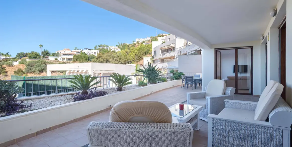 Sale of ground floor apartment in Altos de los Monteros 7