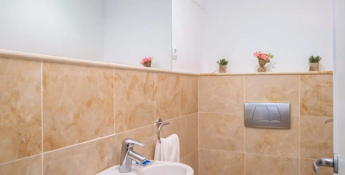 Sale of ground floor apartment in Altos de los Monteros 16