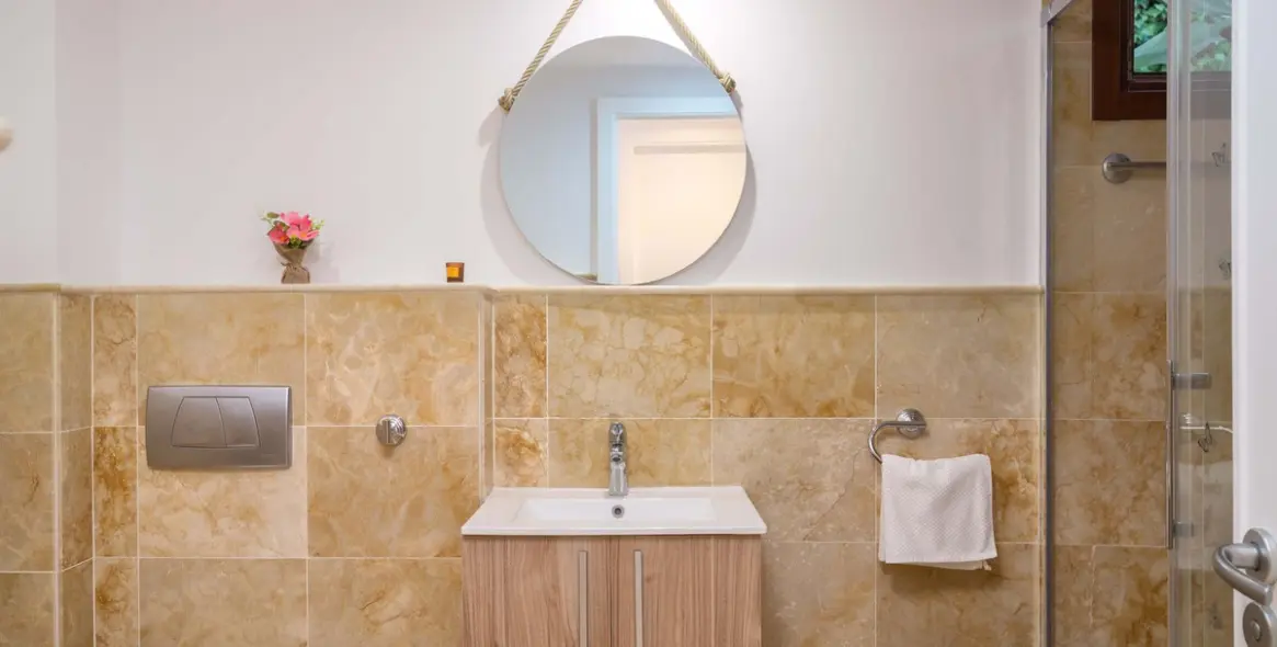 Sale of ground floor apartment in Altos de los Monteros 18