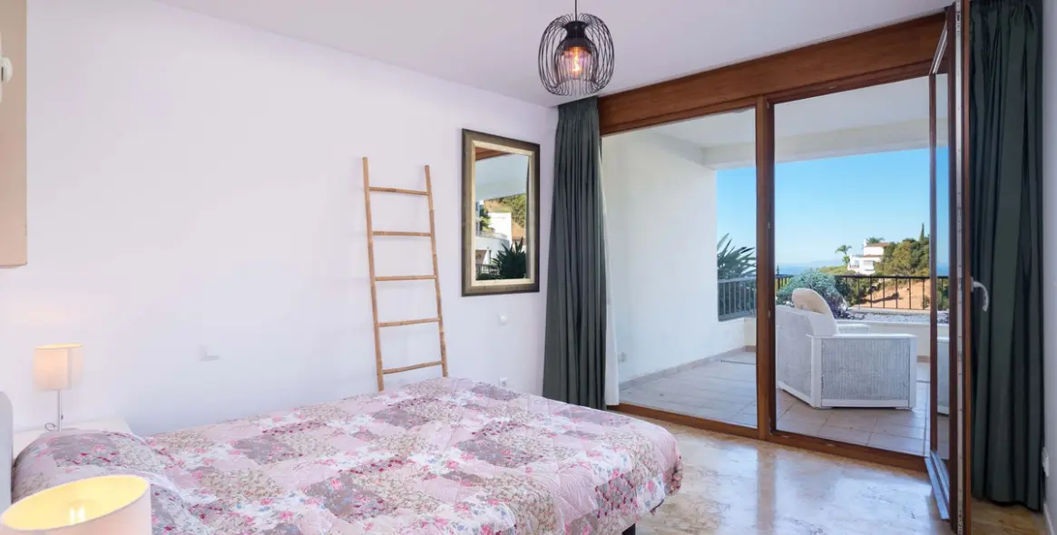 Sale of ground floor apartment in Altos de los Monteros 20