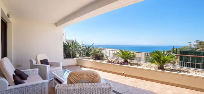 Продажа апартаментов на первом этаже в Altos de los Monteros 0