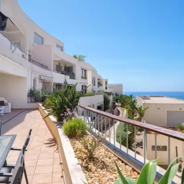 Продажа апартаментов на первом этаже в Altos de los Monteros