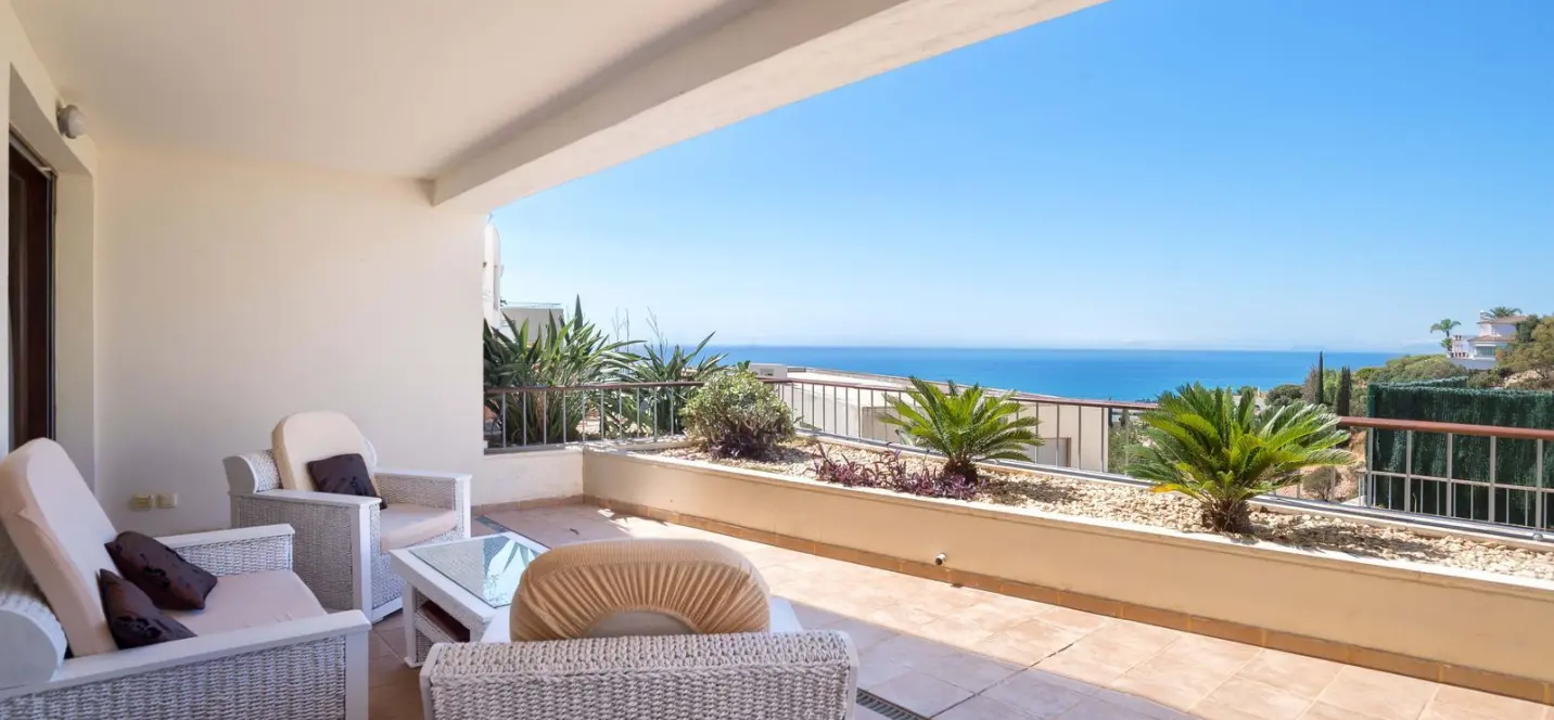 Продажа апартаментов на первом этаже в Altos de los Monteros 0