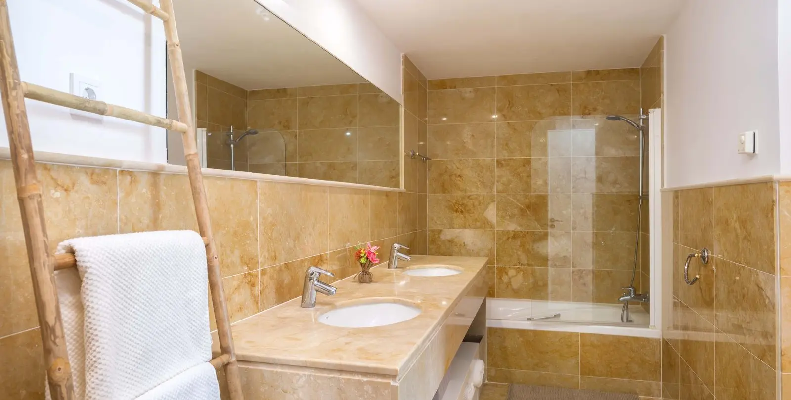 Продажа апартаментов на первом этаже в Altos de los Monteros 22